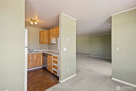 $195,995 | 1588 Naval Avenue, Unit 10, Bremerton, WA 98312