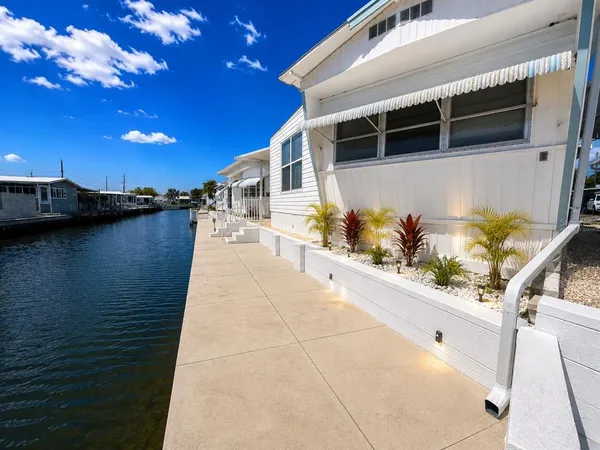 $350,000 | 6918 East Bayou Lane, Bradenton, FL 34207