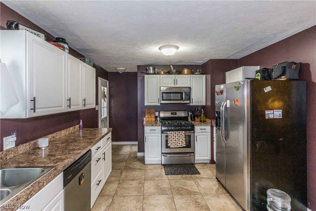 4034 Kenneth Road Stow, OH 44224 - Photo 8 of 35
