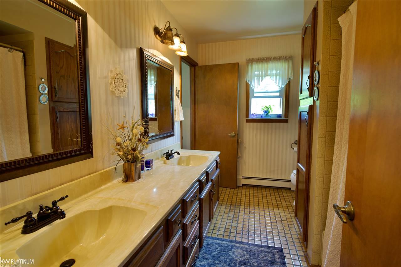 4031 Burtch Road Fort Gratiot, MI 48059 - Photo 34 of 52 50046966-33.JPG