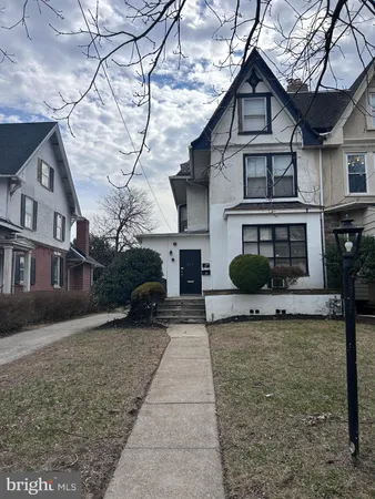 $1,400 | 913 Fayette Street, Unit 3, Conshohocken, PA 19428