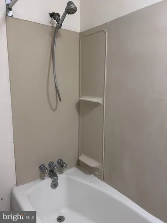 $1,400 | 913 Fayette Street, Unit 3, Conshohocken, PA 19428