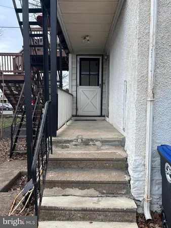 $1,400 | 913 Fayette Street, Unit 3, Conshohocken, PA 19428