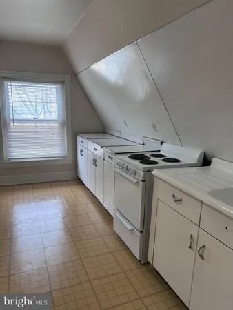 $1,400 | 913 Fayette Street, Unit 3, Conshohocken, PA 19428