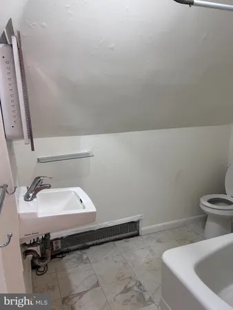 $1,400 | 913 Fayette Street, Unit 3, Conshohocken, PA 19428