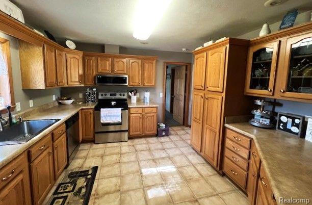 8342 Fenton Road Grand Blanc, MI 48439 - Photo 7 of 27 Gallery Image 7