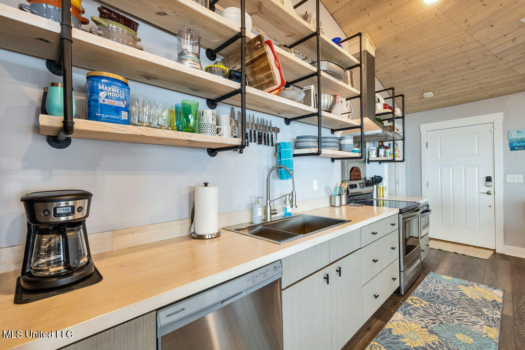 5333 East Belle Fontaine Road Ocean Springs, MS 39564 - Photo 23 of 75 5333EBelleFontaine-57