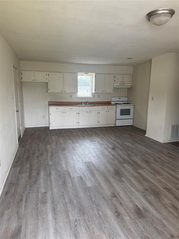 1848 Coral Road Pelican Bay, TX 76020 - Photo 13 of 33 Living Room to Kitchen