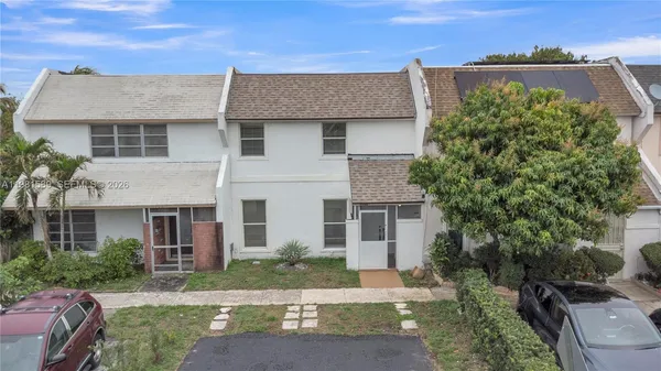 $329,999 | 1355 Seaview, North Lauderdale, FL 33068