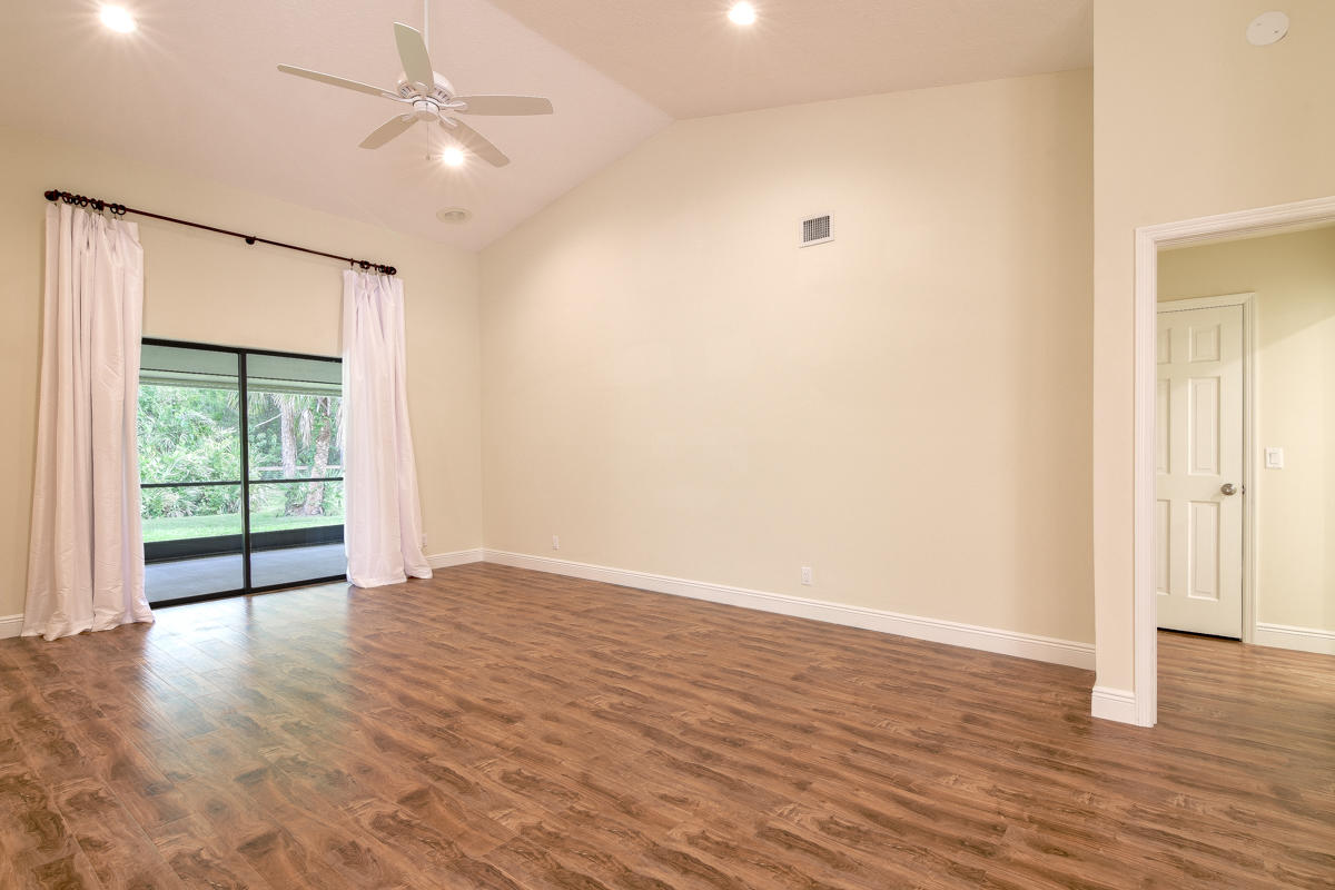 12225 154th Road North Jupiter, FL 33478 - Photo 12 of 39 Living Room