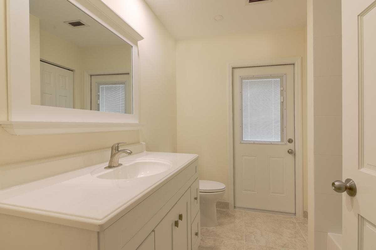 12225 154th Road North Jupiter, FL 33478 - Photo 26 of 39 2nd Bathroom