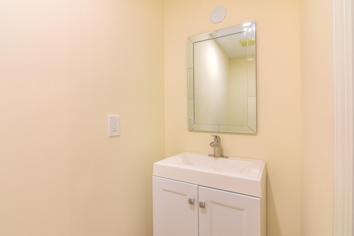 12225 154th Road North Jupiter, FL 33478 - Photo 30 of 39 1/2 Bath Vanity