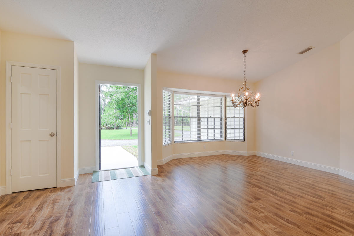 12225 154th Road North Jupiter, FL 33478 - Photo 10 of 39 Foyer/Dining
