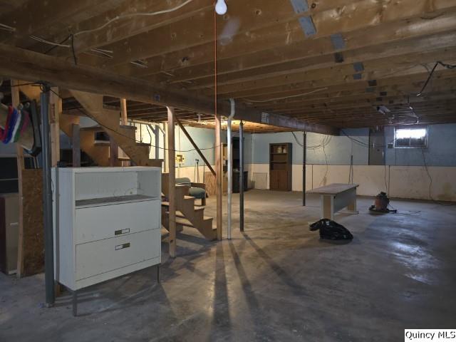 219 South 1st Street Carthage, IL 62321 - Photo 16 of 23 a view of a room with gym equipment