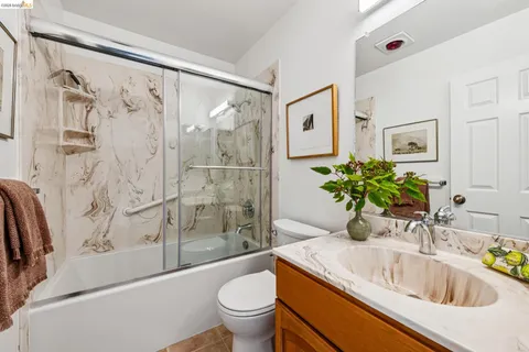 $800,000 | 807 Commodore Drive, Richmond, CA 94804