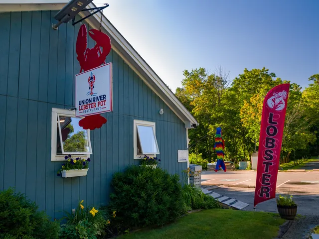 $2,069,000 | 8 South Street, Ellsworth, ME 04605