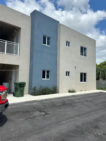$2,200 | 811 East 52nd Street, Unit 102, Hialeah, FL 33013