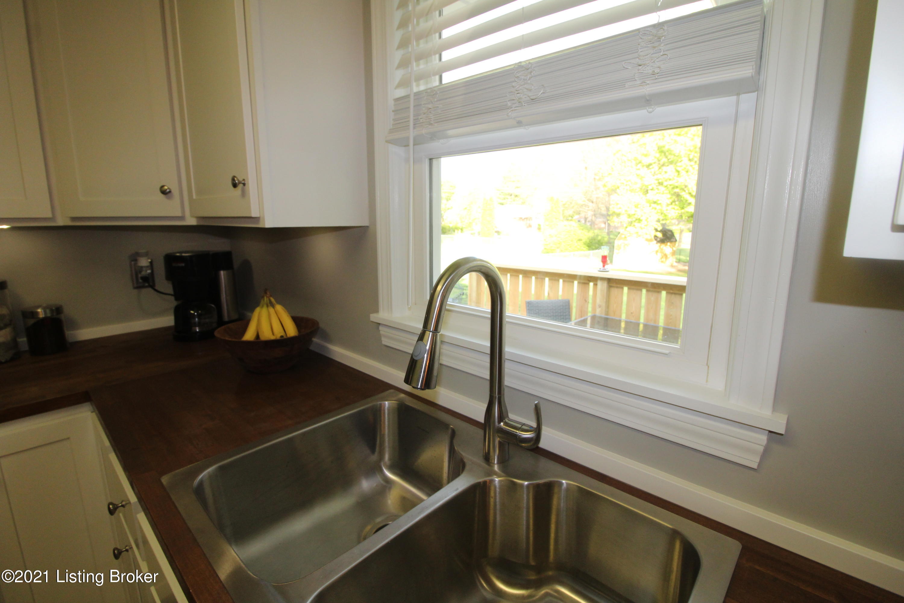 394 Stringer Lane Mount Washington, KY 40047 - Photo 11 of 59 048
