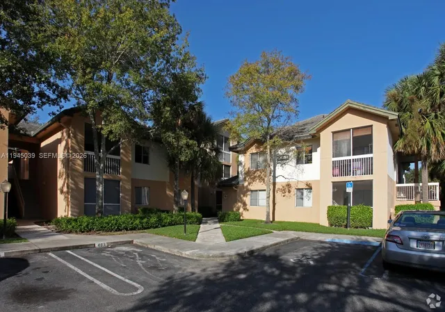 $295,000 | 9977 Westview Drive, Unit 116, Coral Springs, FL 33076