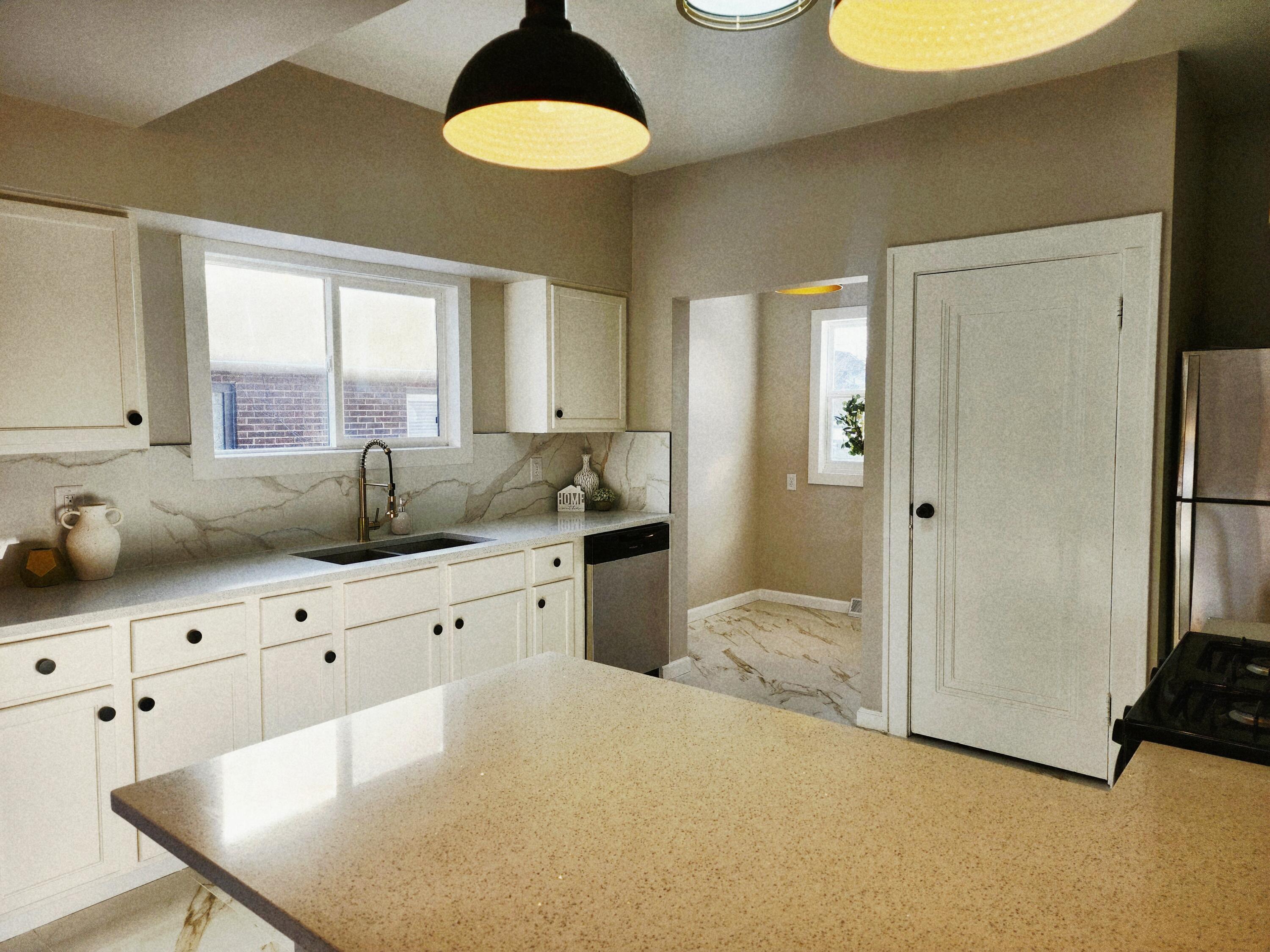 418 Taft Street Gary, IN 46404 - Photo 8 of 17 3000x2250