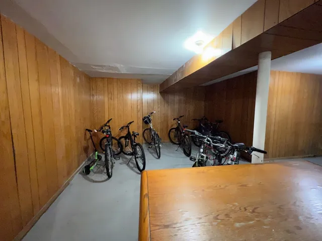 $230,000 | 850 South Lorraine Road, Unit 3L, Wheaton, IL 60189