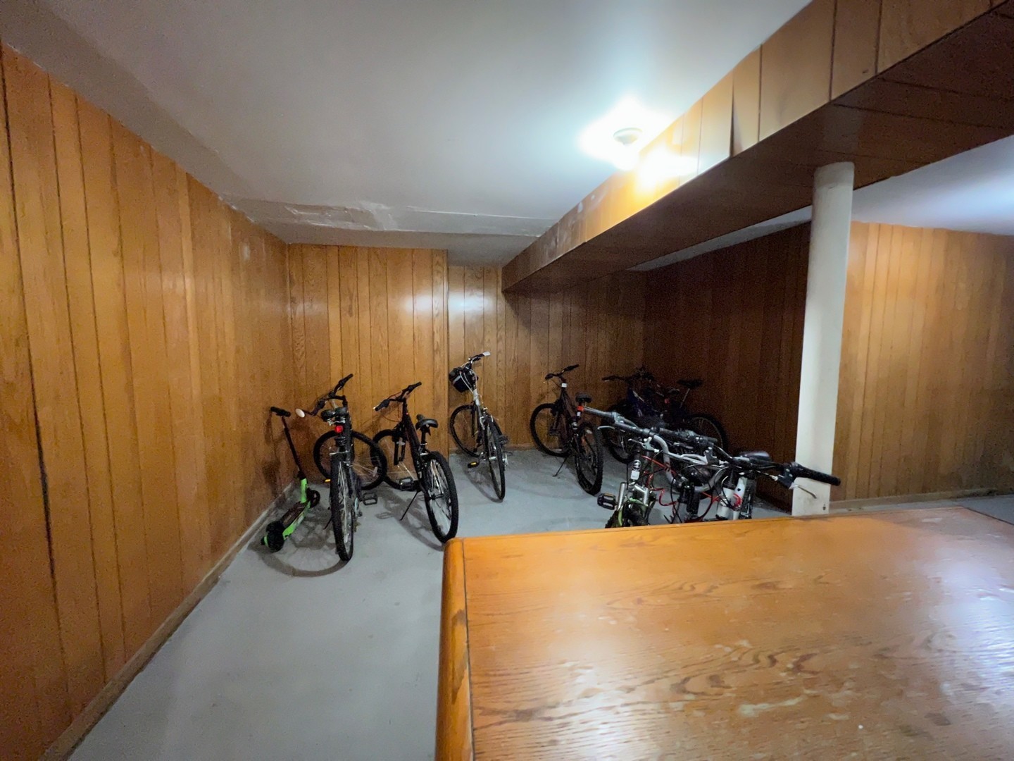 850 South Lorraine Road, Unit 3L Wheaton, IL 60189 - Photo 18 of 19 a view of a room with gym equipment