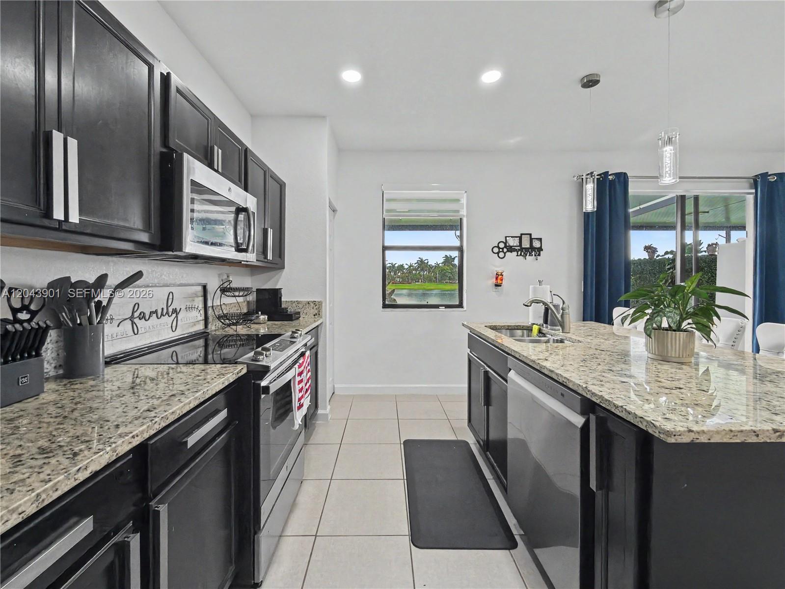 11611 Southwest 253rd Street Homestead, FL 33032 - Photo 12 of 40