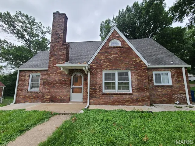 $139,900 | 1330 Chambers Road, Ferguson, MO 63135