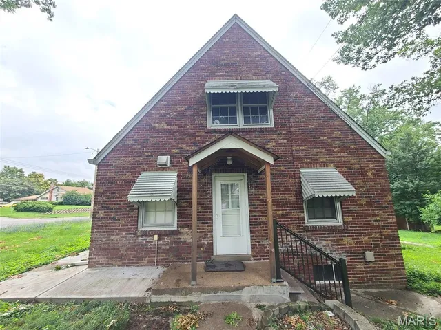 $139,900 | 1330 Chambers Road, Ferguson, MO 63135