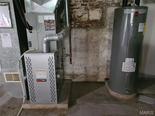 $139,900 | 1330 Chambers Road, Ferguson, MO 63135