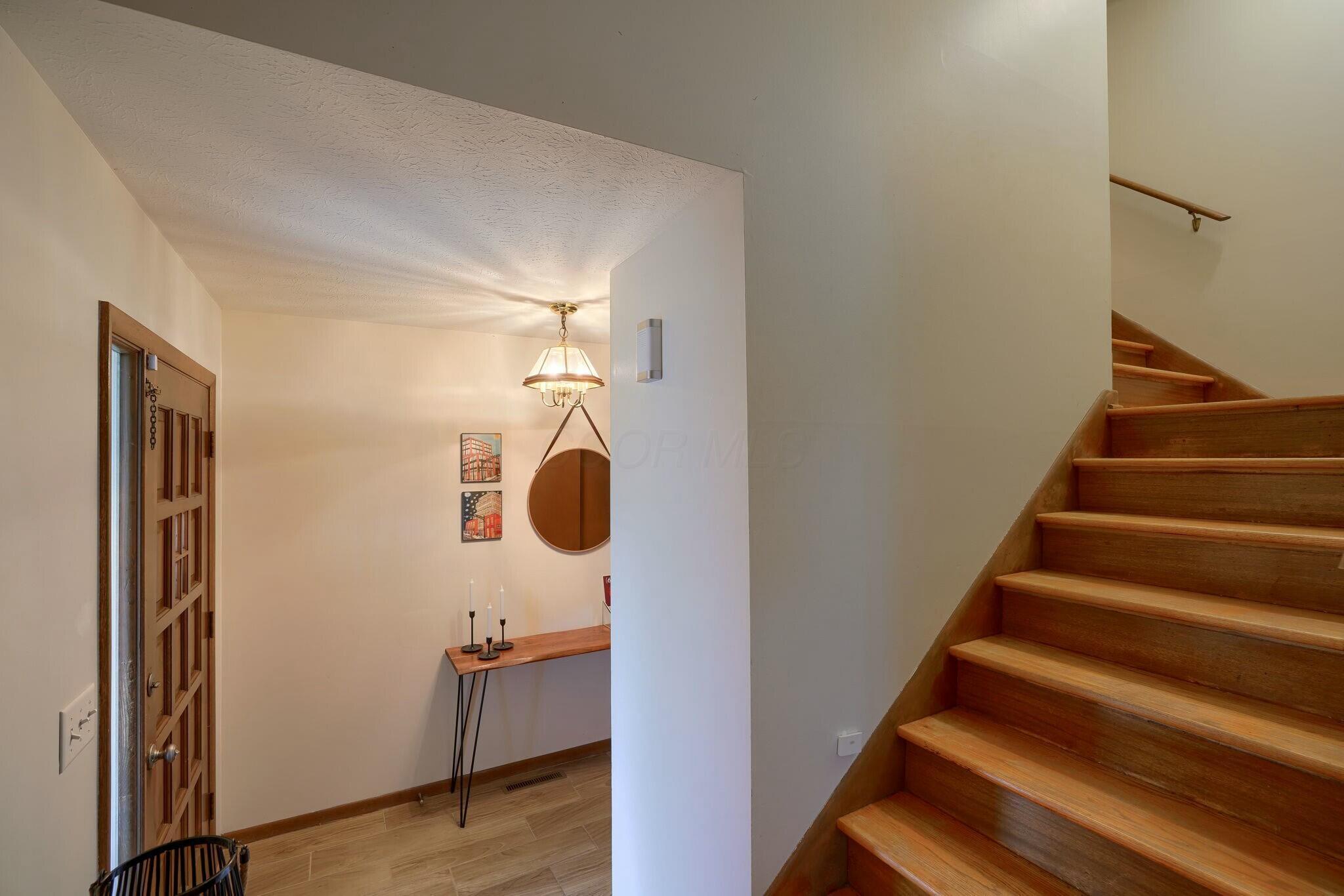 239 Dunbarton Road Columbus, OH 43230 - Photo 10 of 51 tempImagezwZRpv