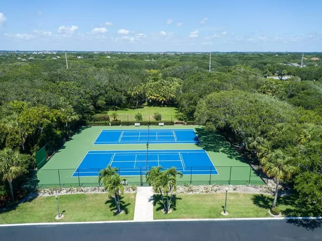 a view of a tennis court