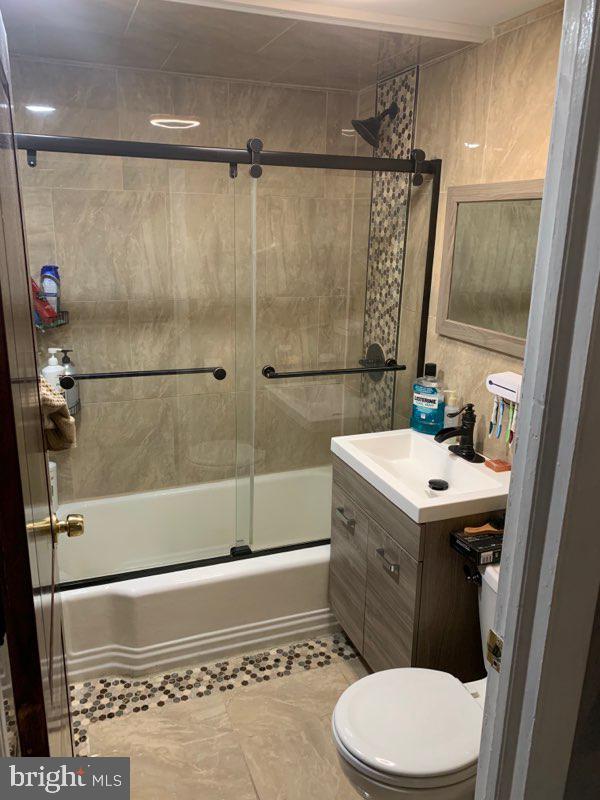 1931 Prospect Road Wilmington, DE 19805 - Photo 4 of 6 Renovated Full Bathroom