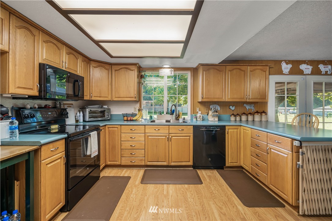 18943 Cook Road Southeast Yelm, WA 98597 - Photo 15 of 39 Gallery Image 15