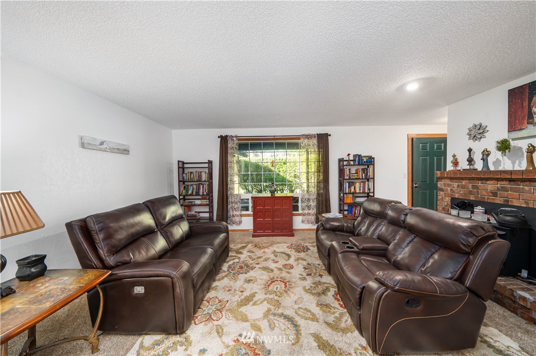 18943 Cook Road Southeast Yelm, WA 98597 - Photo 8 of 39 Gallery Image 8