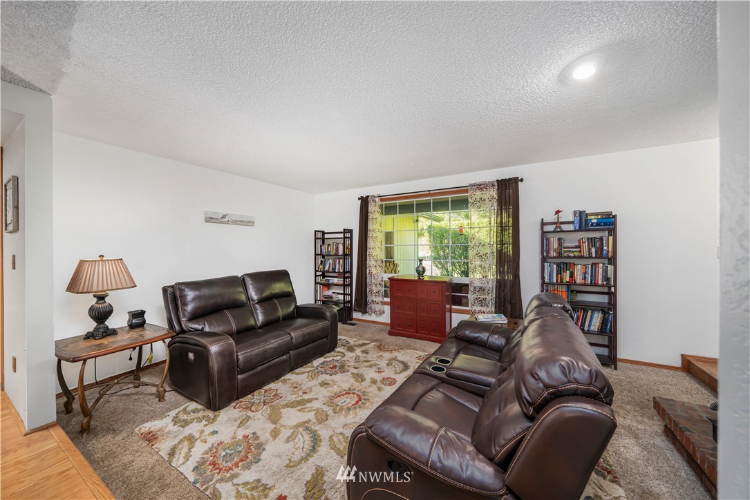 18943 Cook Road Southeast Yelm, WA 98597 - Photo 9 of 39 Gallery Image 9