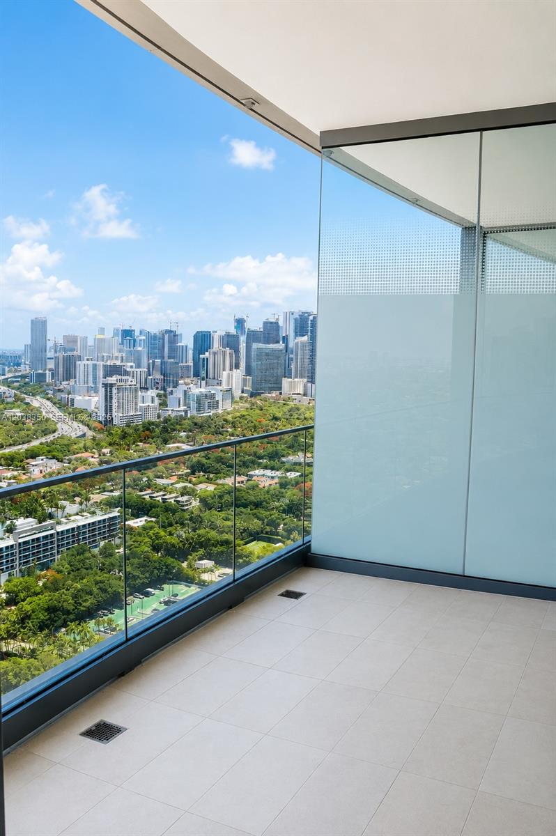 175 Southeast 25th Road, Unit 3103 Miami, FL 33129 - Photo 31 of 39