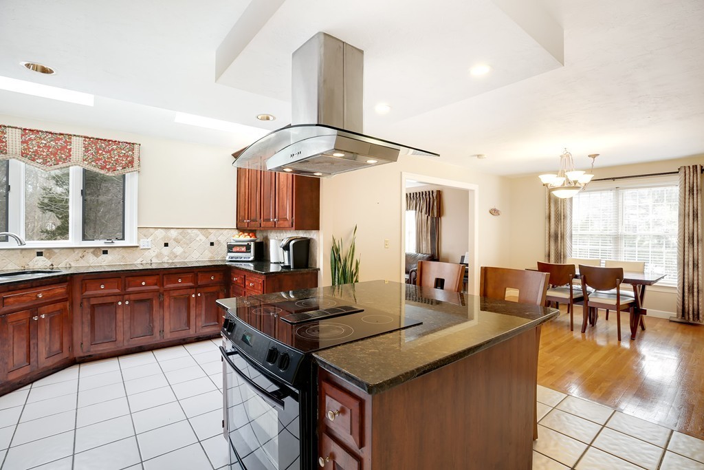 8 Jacob Amsden Road Westborough, MA 01581 - Photo 3 of 30 Gallery Image 3