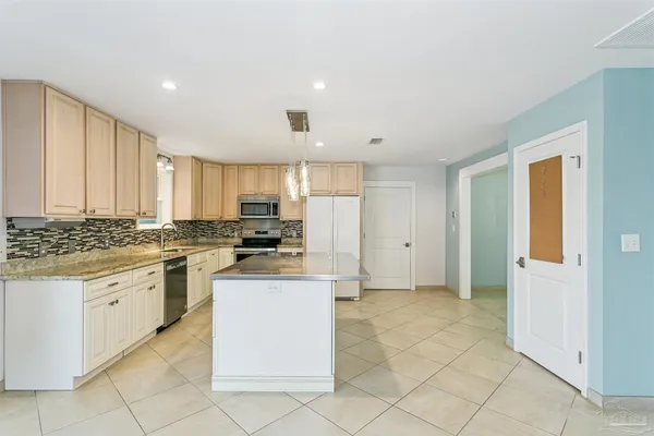 $715,000 | 424 Dracena Way, Gulf Breeze, FL 32561