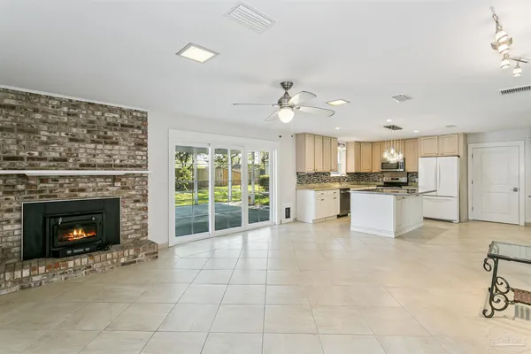 $715,000 | 424 Dracena Way, Gulf Breeze, FL 32561