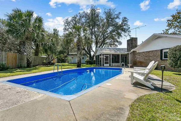 $715,000 | 424 Dracena Way, Gulf Breeze, FL 32561