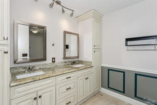 $715,000 | 424 Dracena Way, Gulf Breeze, FL 32561