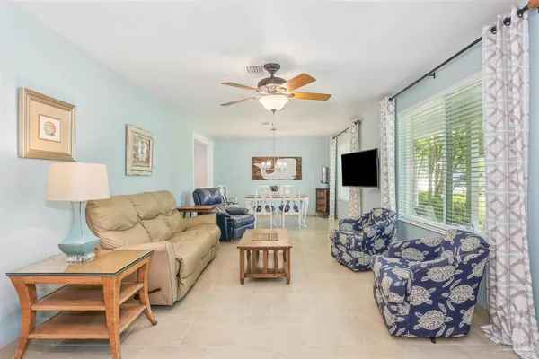 $715,000 | 424 Dracena Way, Gulf Breeze, FL 32561