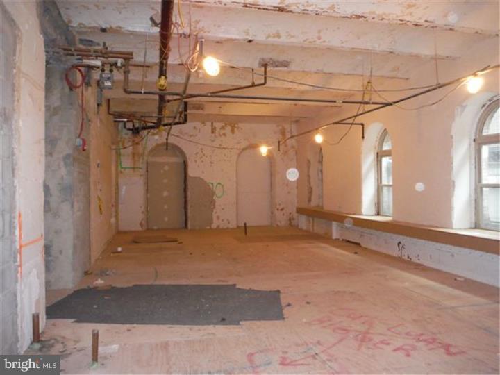 421 Chestnut Street, Unit 204 Philadelphia, PA 19106 - Photo 14 of 18