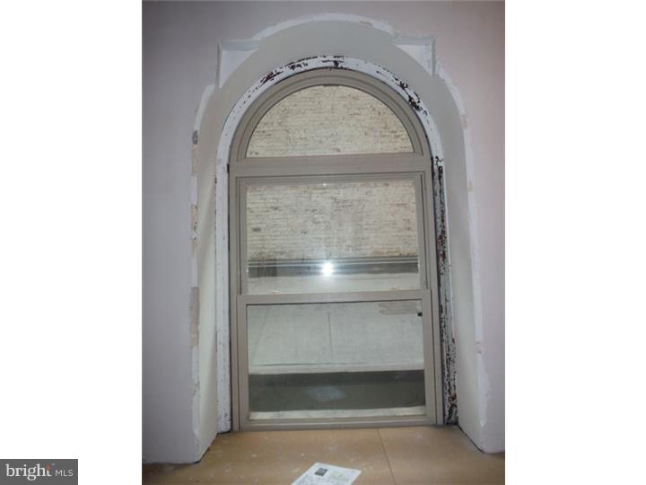 421 Chestnut Street, Unit 204 Philadelphia, PA 19106 - Photo 15 of 18
