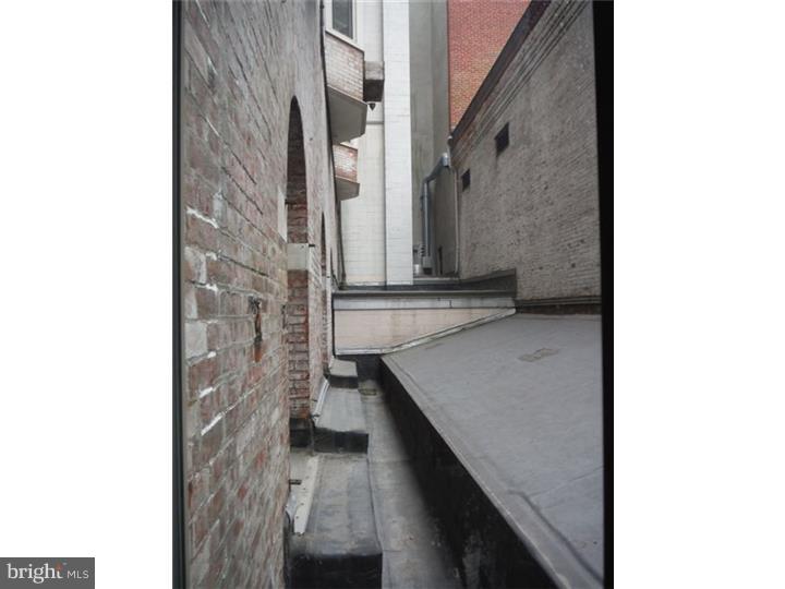 421 Chestnut Street, Unit 204 Philadelphia, PA 19106 - Photo 8 of 18