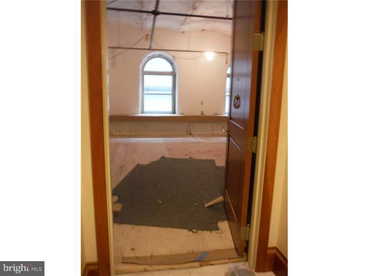 421 Chestnut Street, Unit 204 Philadelphia, PA 19106 - Photo 10 of 18