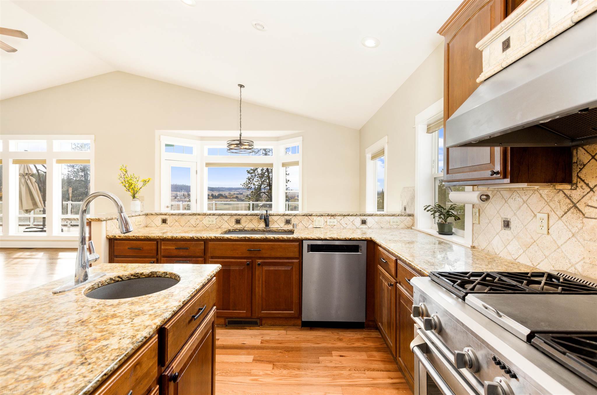 11607 East Taylor Road Mead, WA 99021 - Photo 15 of 49
