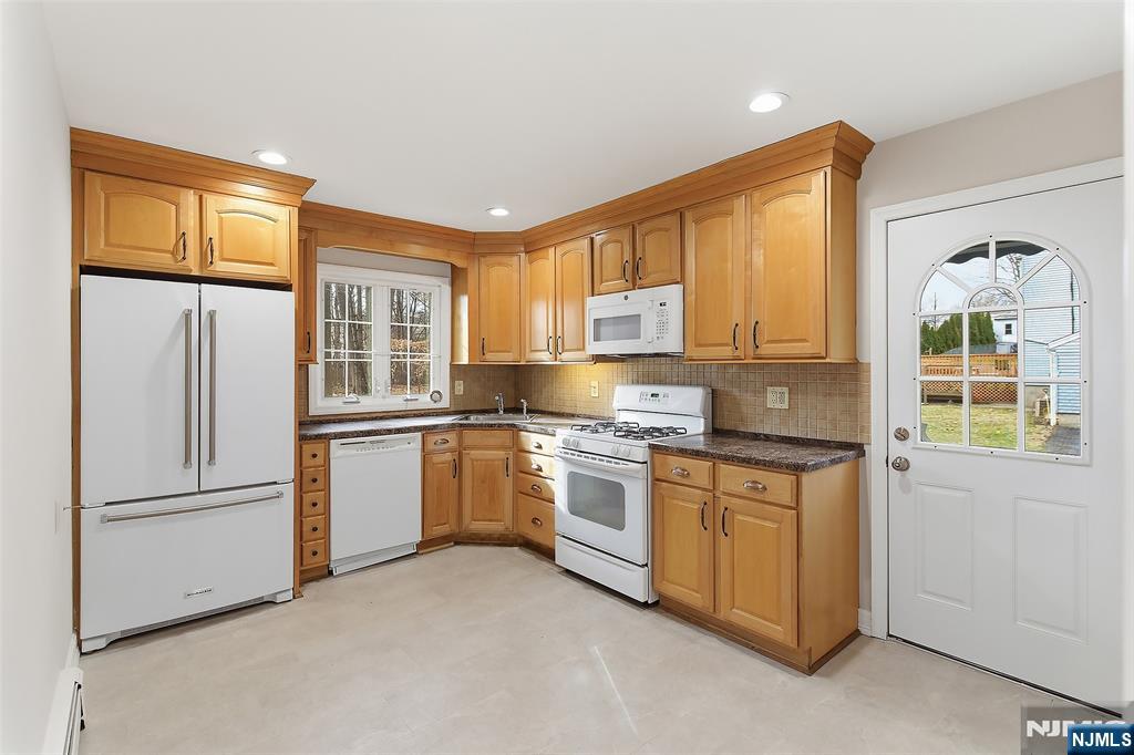 72 Prospect Street, Unit 1 Paramus, NJ 07652 - Photo 10 of 21