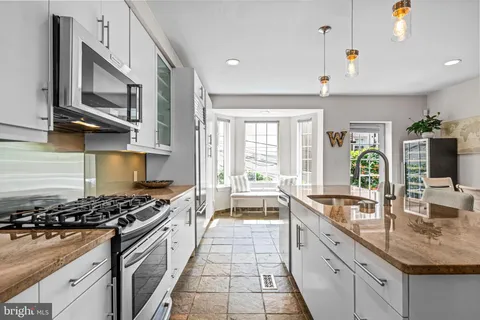 $939,000 | 116 Quarry Street, Philadelphia, PA 19106